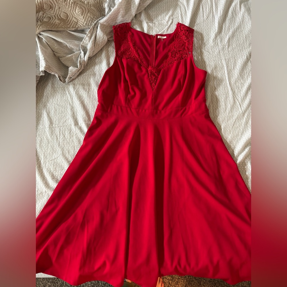 Soprano Vibrant Red Midi Dress with Lace